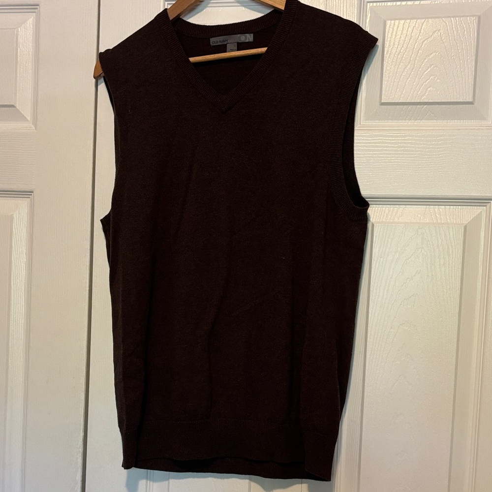 Old Navy Men's V-Neck Sweater Vest in Dark Brown